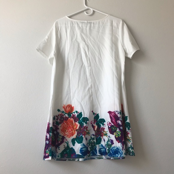 DRESS BUNDLE ✨ Floral White Shift Dress - Picture 2 of 2